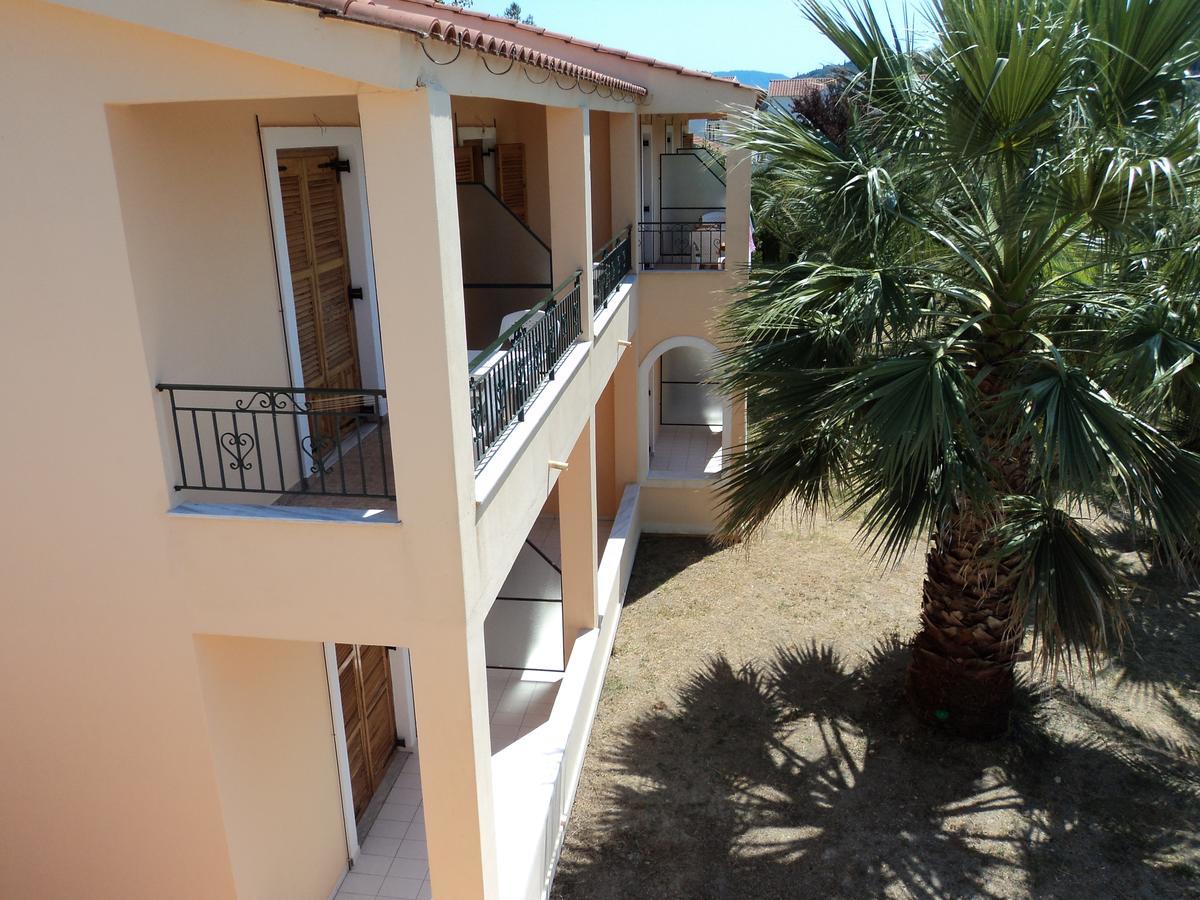 Faethon Aparthotel Karousadhes  Exterior photo